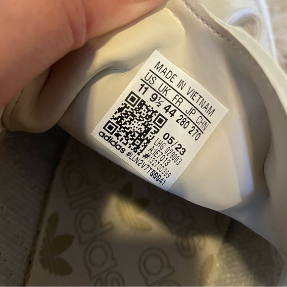 Adidas Samba OG sneakers in Aluminium / Chalk White / Wonder Beige - Picture 11 of 11